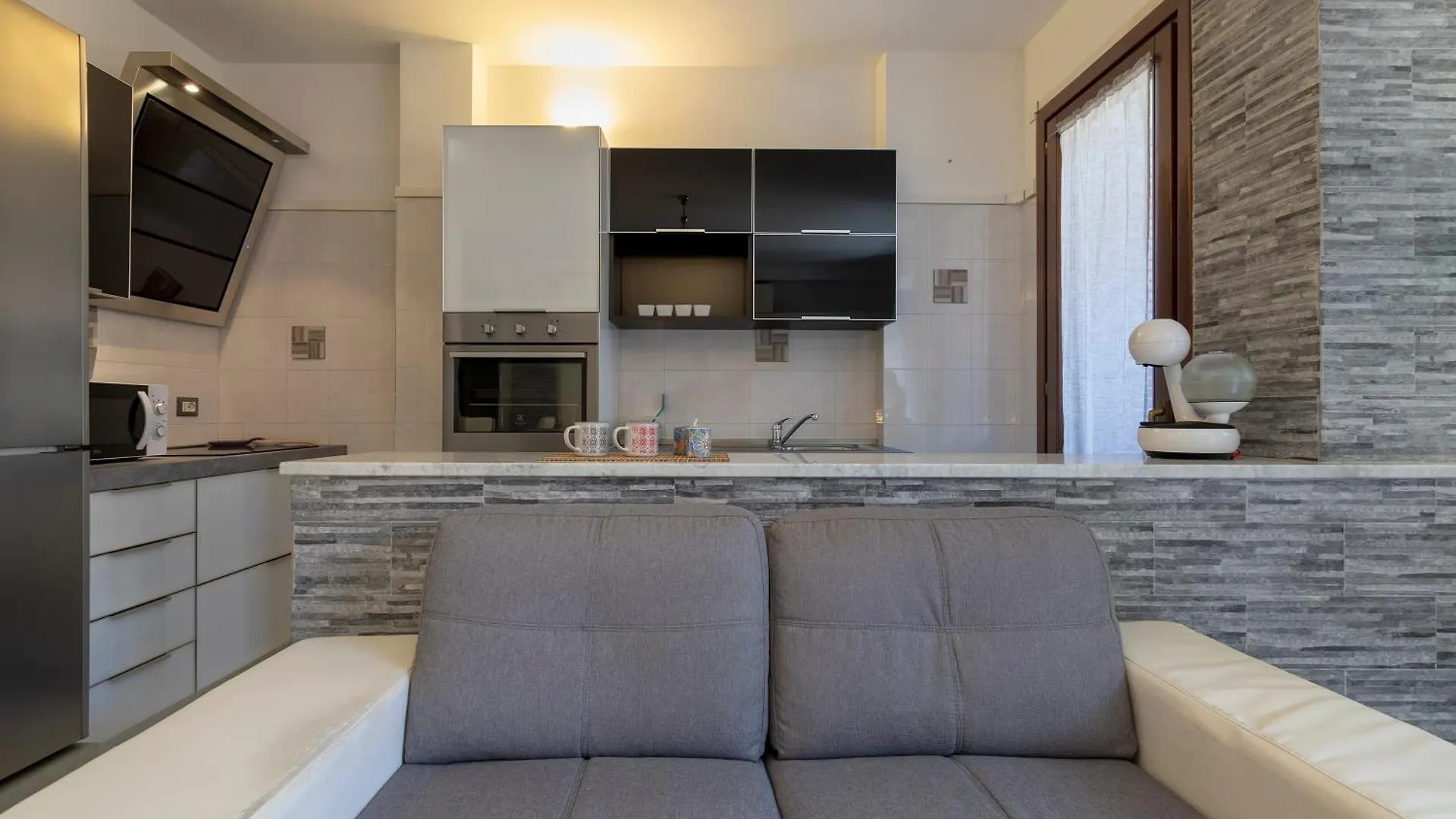 Clhome In The Heart Of Альгеро Апартаменты